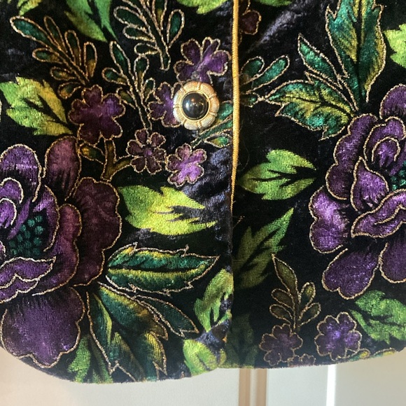 Size 10/12 R&K Evening Black and Purple Floral Jacket with Gold Shimmer Details - Picture 4 of 13